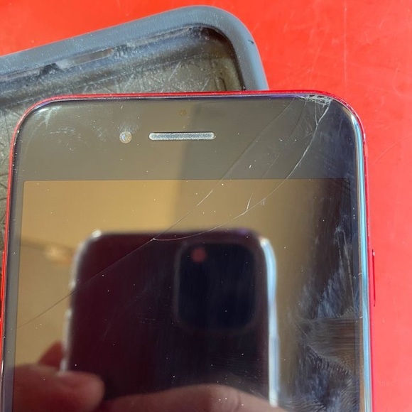 iPhone 8 - Picture 2 of 6